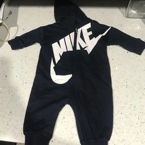 Nike 0-3 months